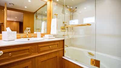 Twin Cabin Bathroom