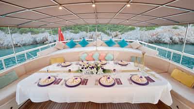 Deck Dining