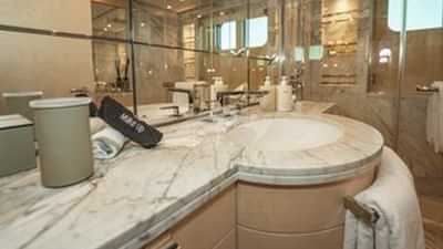 Guest Bathroom 2