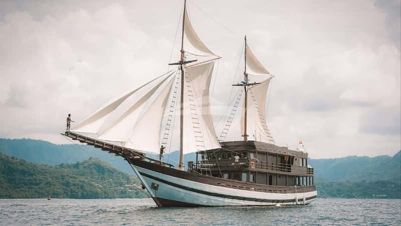 SAMSARA SAMUDRA 42m sailing yacht charter, photo 7