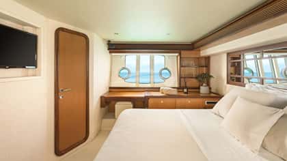 ESCAPE 20m motor yacht charter, photo 7