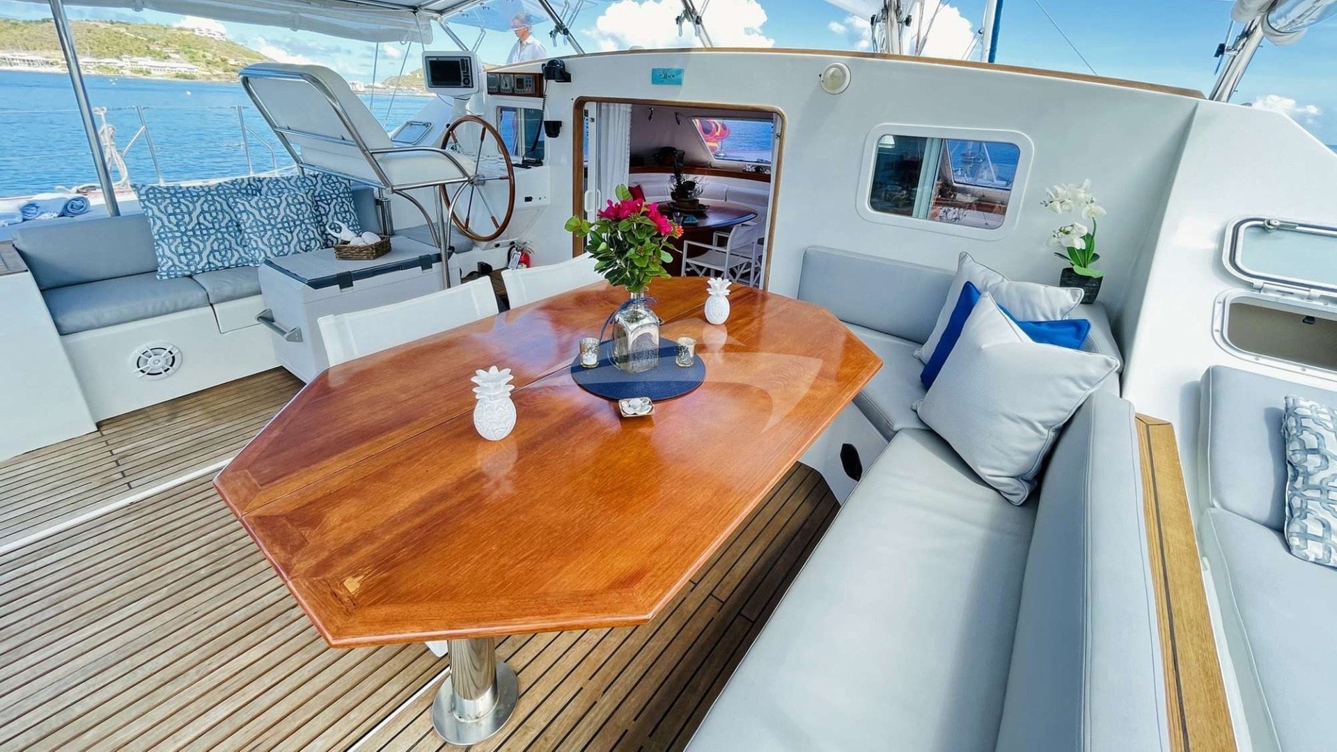 The spacious aft cockpit