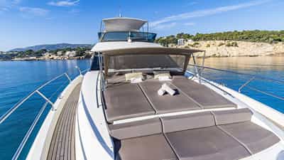 Bow Sunbeds