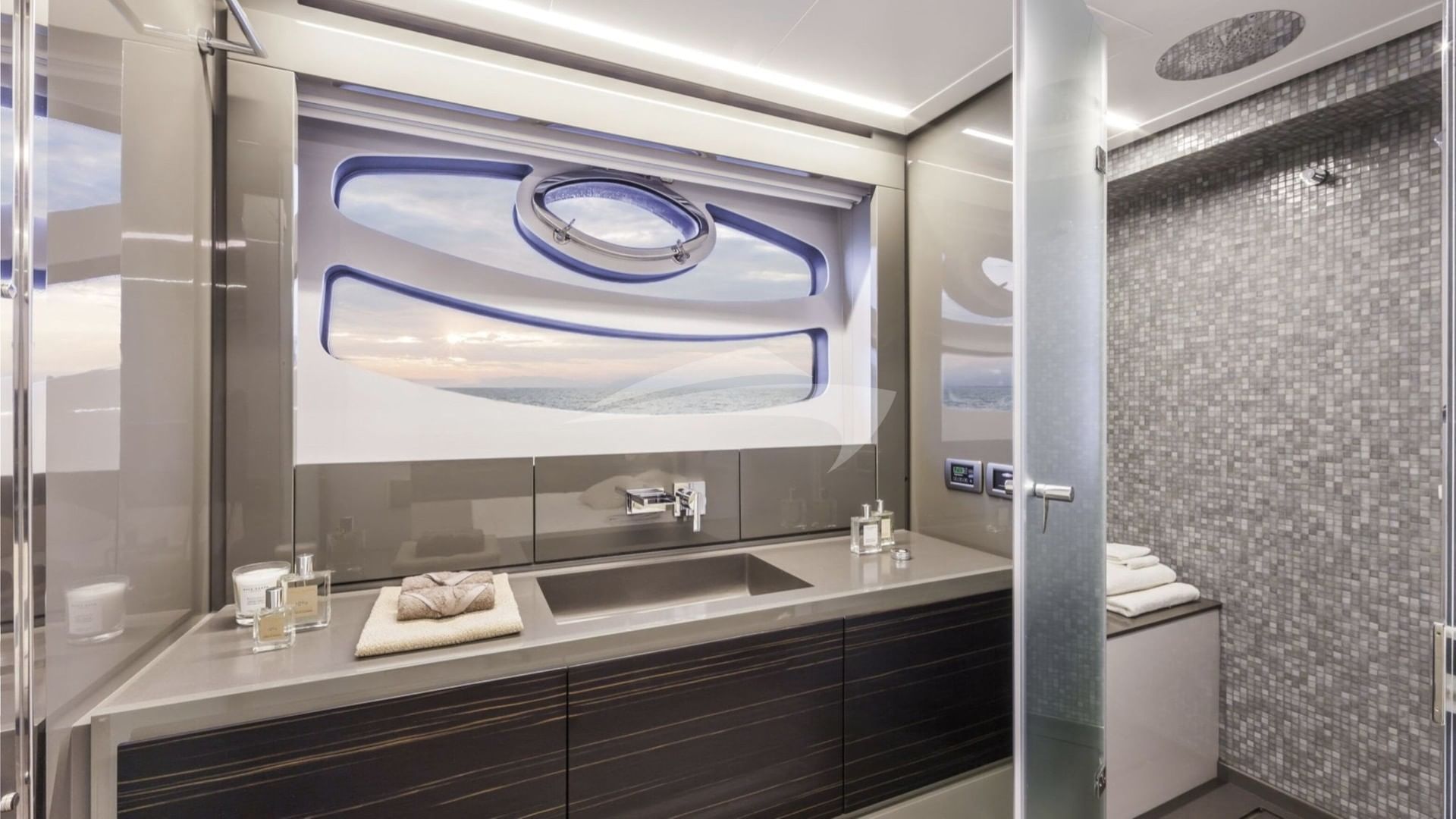 62' Pershing Bathroom