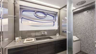 62' Pershing Bathroom