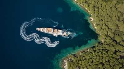 Remote anchorage with toys