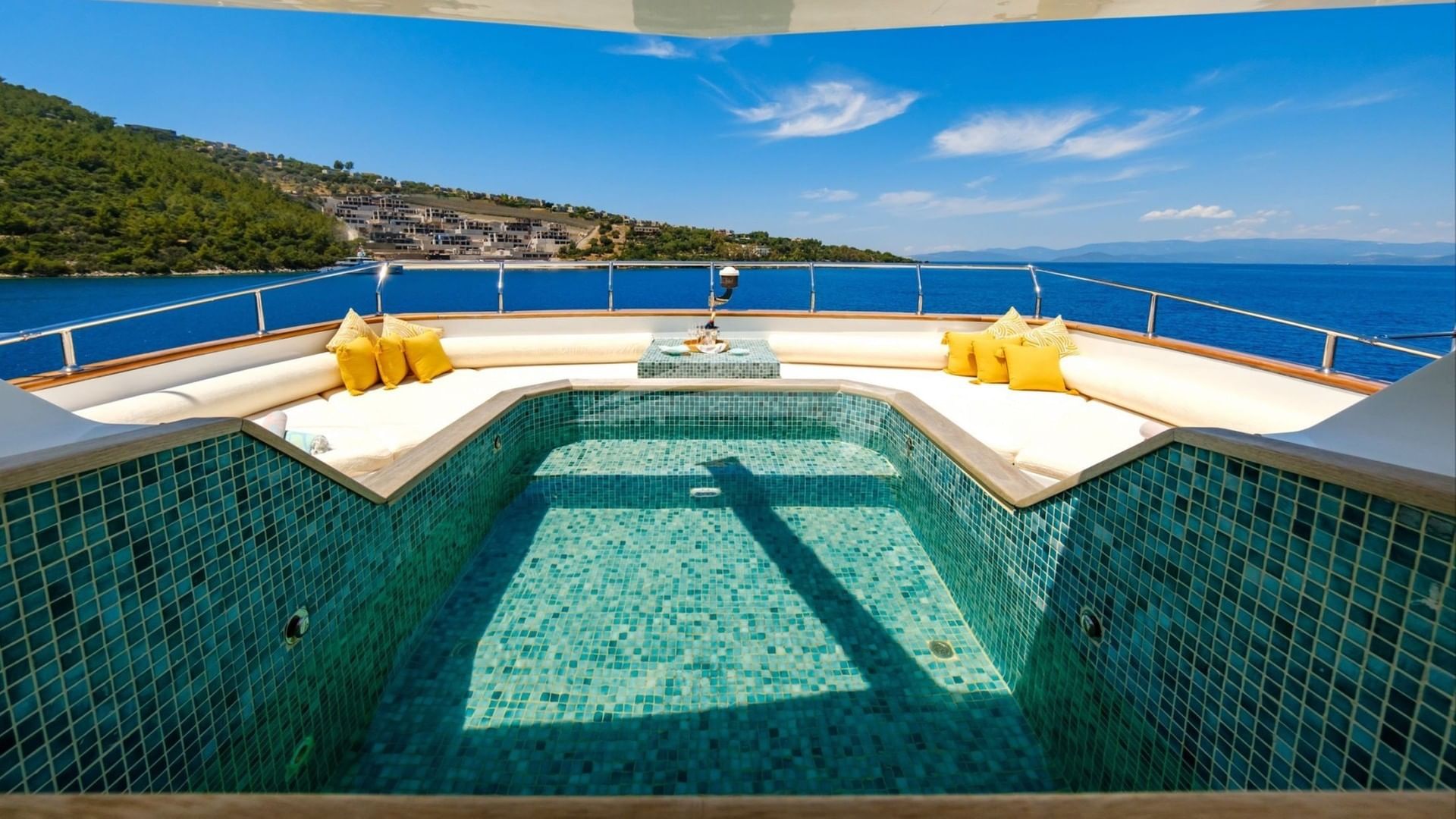 Sundeck Swimming Pool