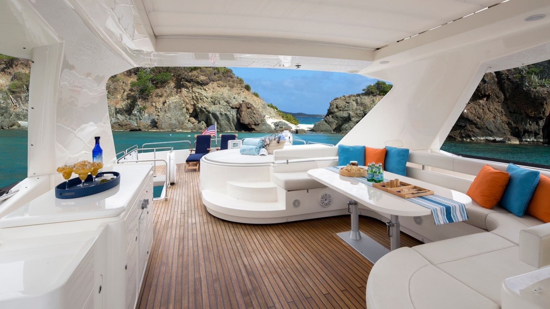 Crystal Parrot Flybridge