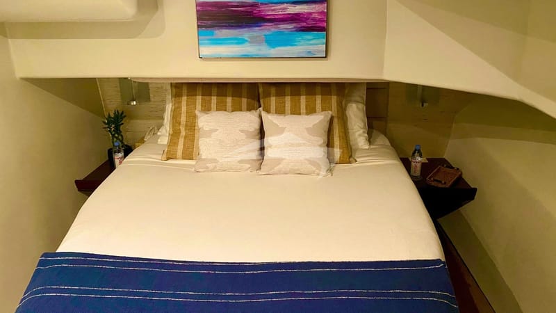 Guest queen suite