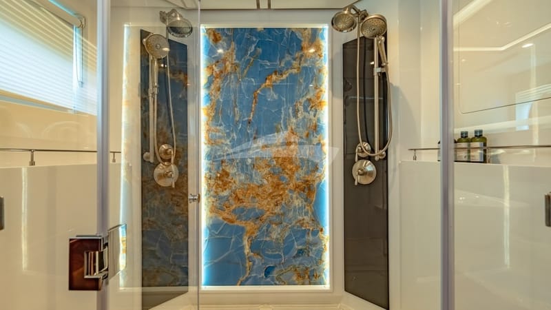 Master stateroom en suite