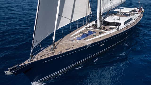 LADY 8 yacht charter photo 3