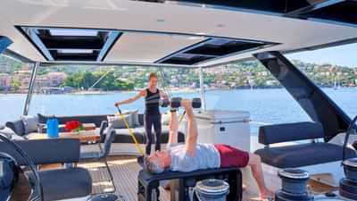 Flybridge workout bench