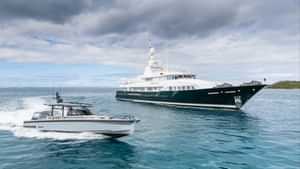 Chase boat