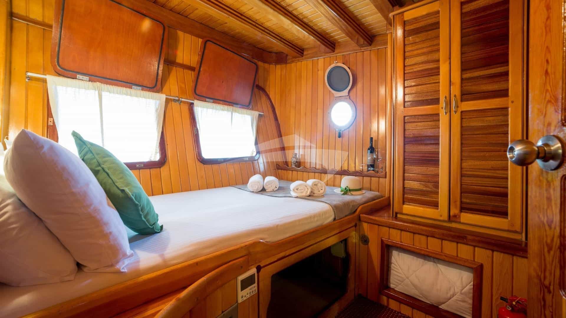 Double Cabin