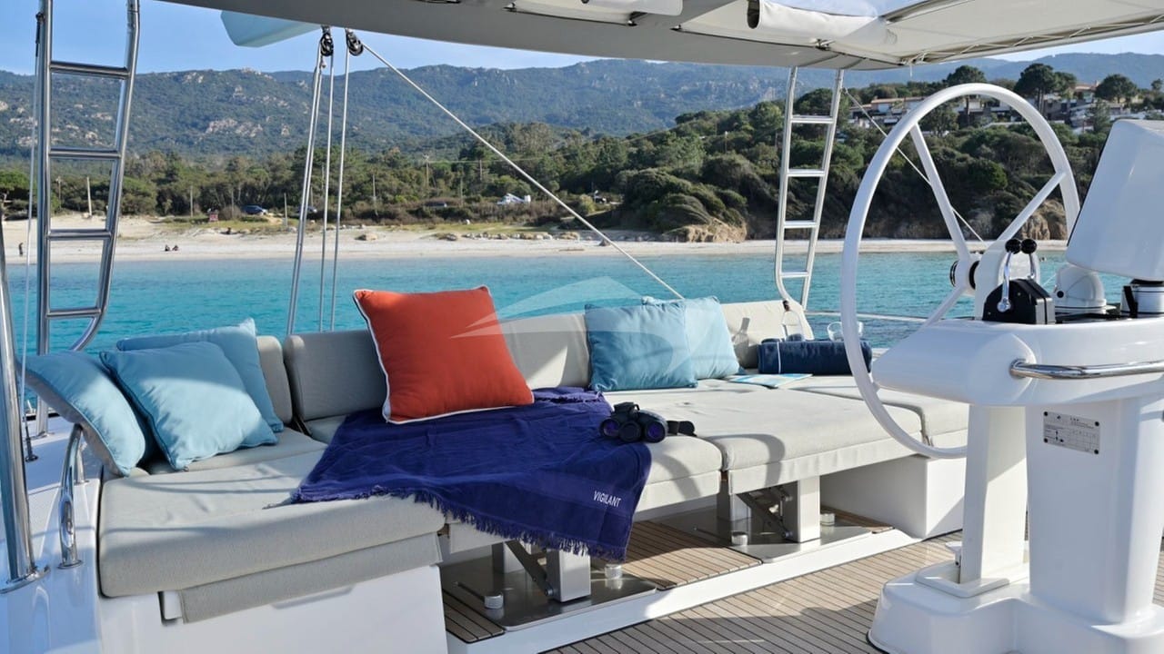 VIGILANT2 cockpit sofa - stef-bravin