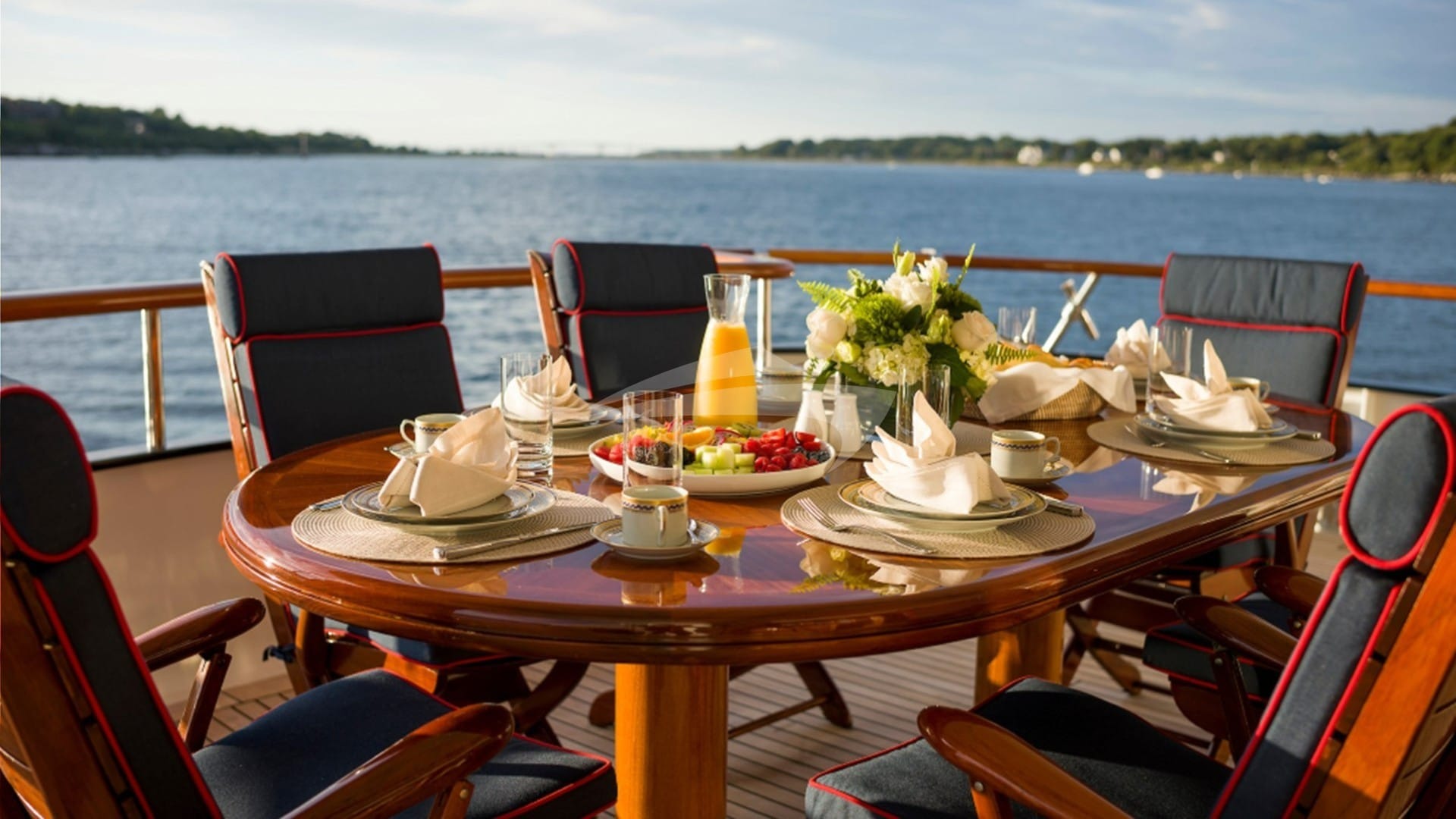Main Deck Aft Dining