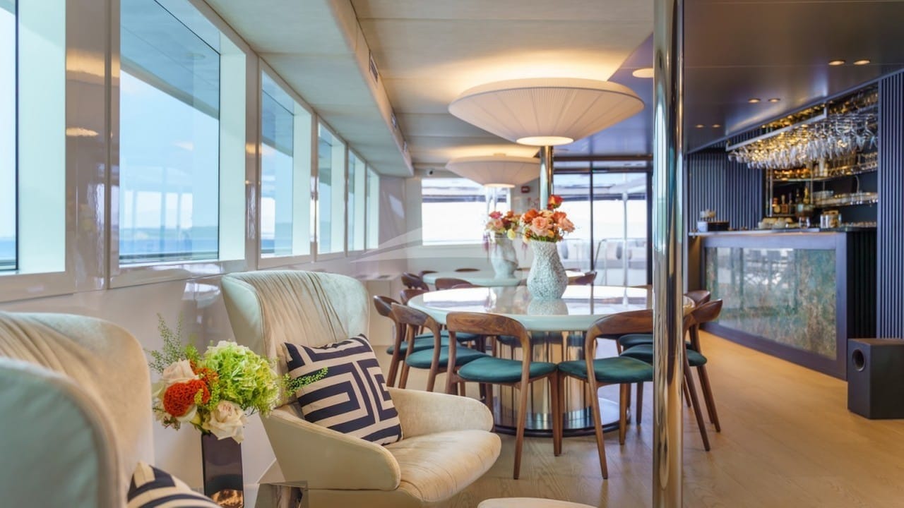 Main saloon lounge