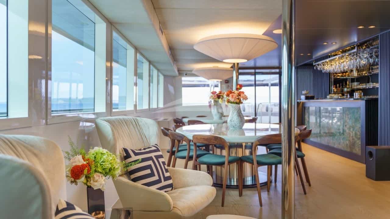 Main saloon lounge
