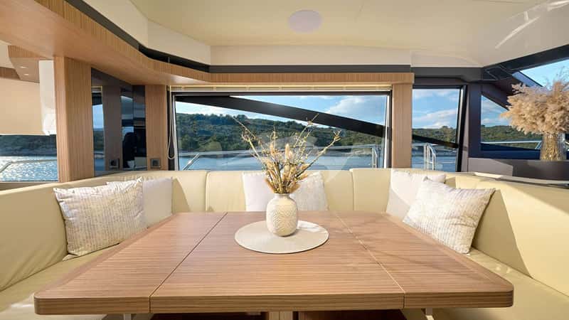 VIVA LA VIDA 15m motor yacht charter, photo 2