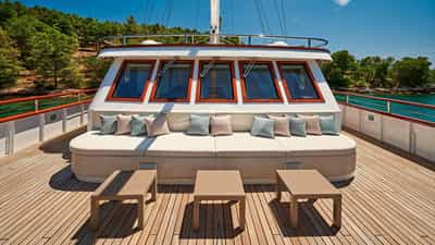 Sundeck fwd