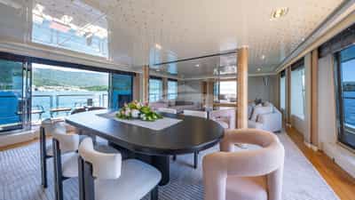 Main saloon fine dining
