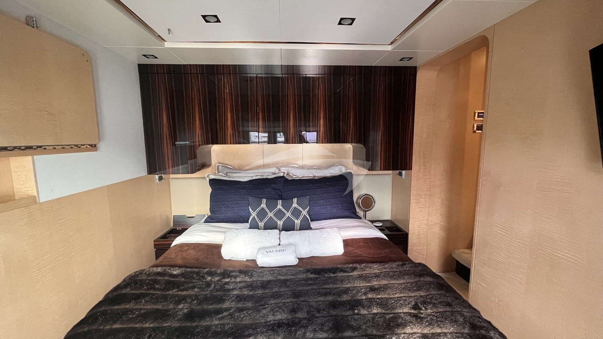 Guest Cabin with Pullman