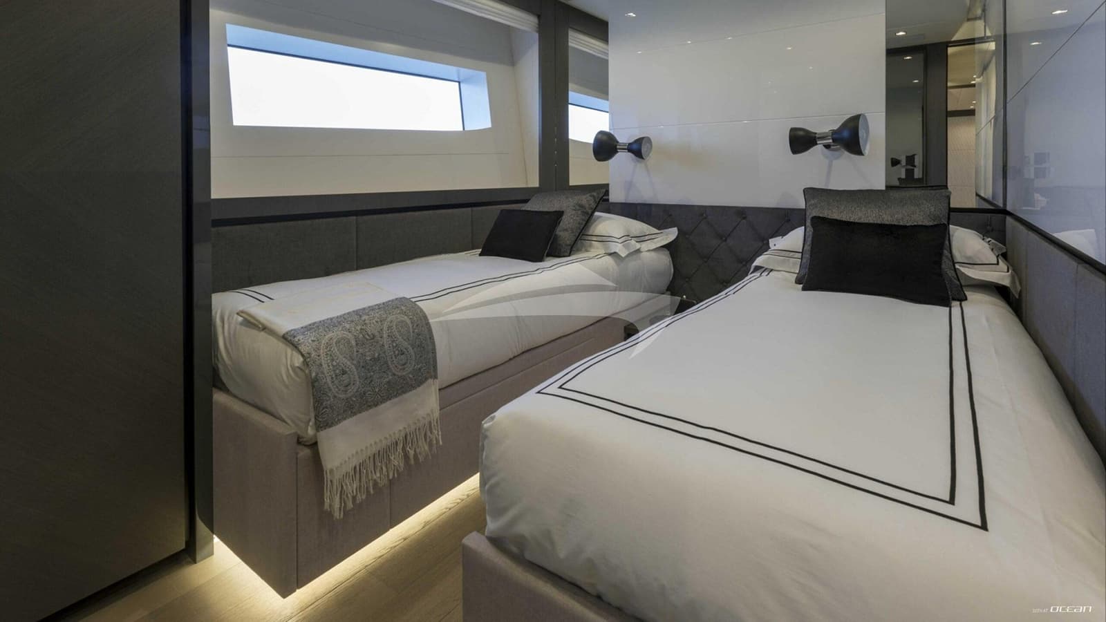 NEVER GIVE UP 33GS, photo from the yacht portfolio 16