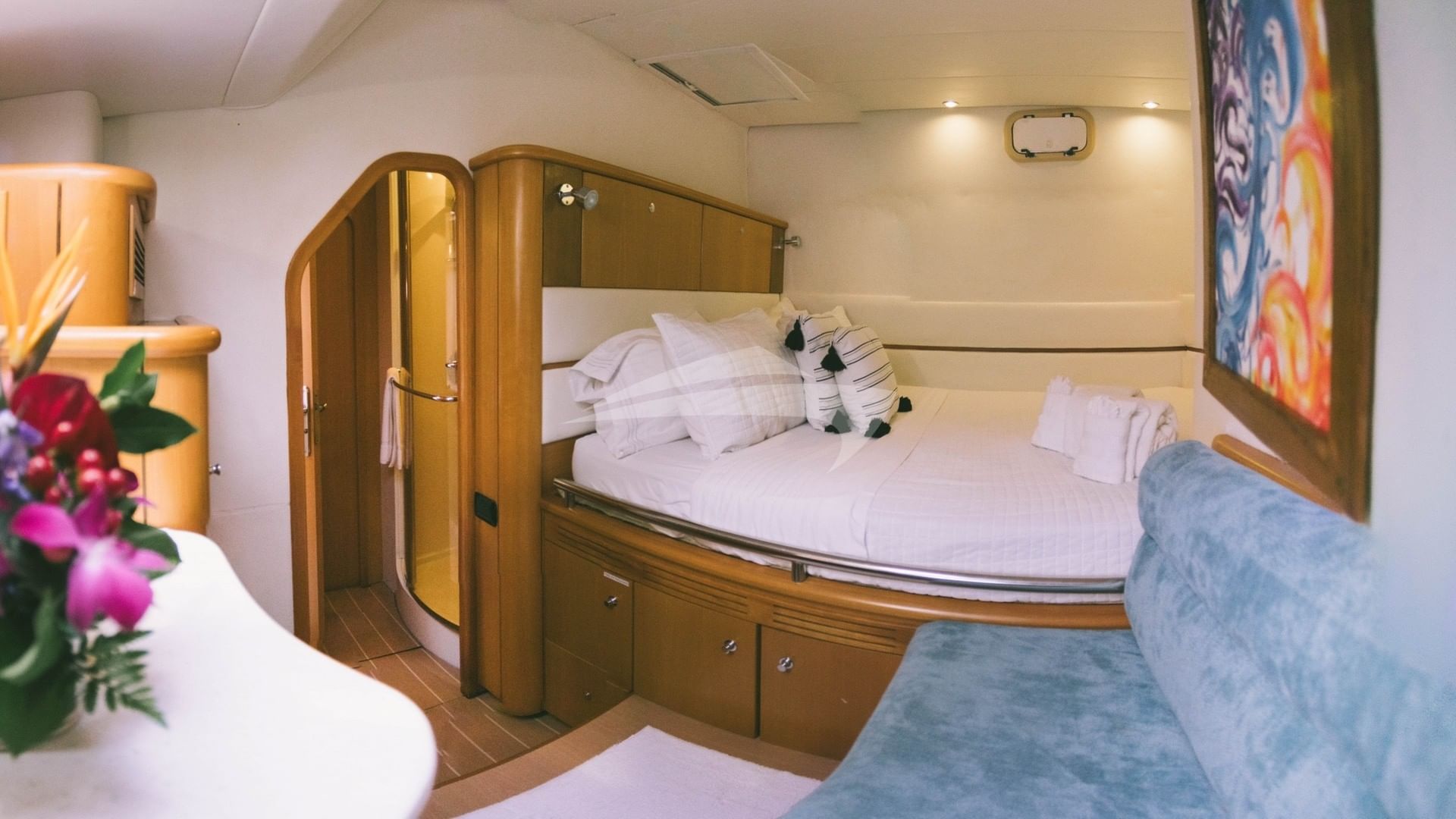 Aft port guest suite