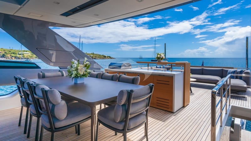 Flybridge Dining
