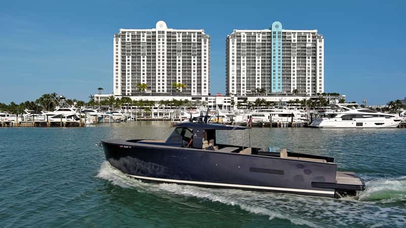 MERLIN 14m motor yacht charter, photo 6