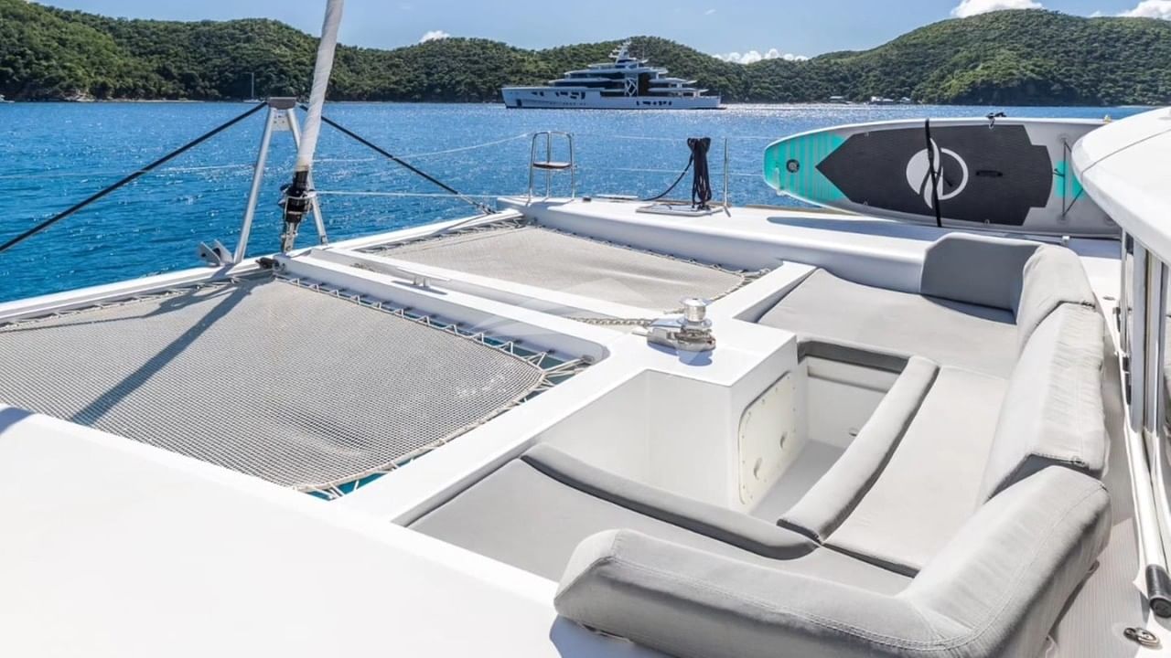 Foredeck  lounging area and tramps