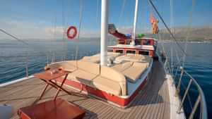 Foredeck Seating