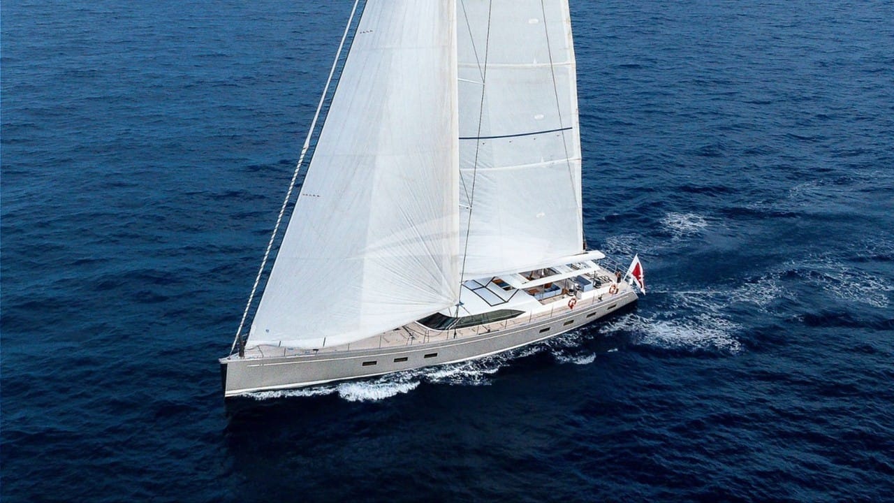 bgyb_charter_swan105_selena_new_photos2