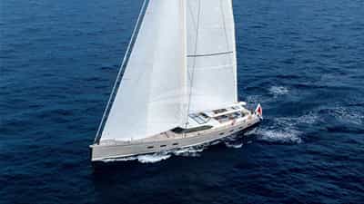 bgyb_charter_swan105_selena_new_photos2