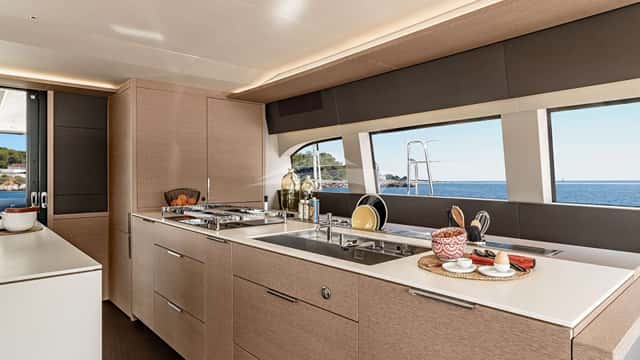 AURA yacht charter photo 2