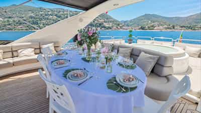 Flybridge Dining