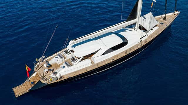 DAKOTA yacht charter photo 4