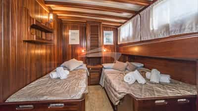 Guest Twin Cabin