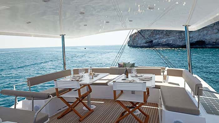 CHILLIN HUT 17m sailing yacht charter, photo 4