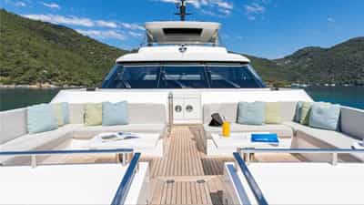 Bow seating