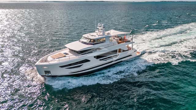 MIDNIGHT MOON yacht charter photo 3