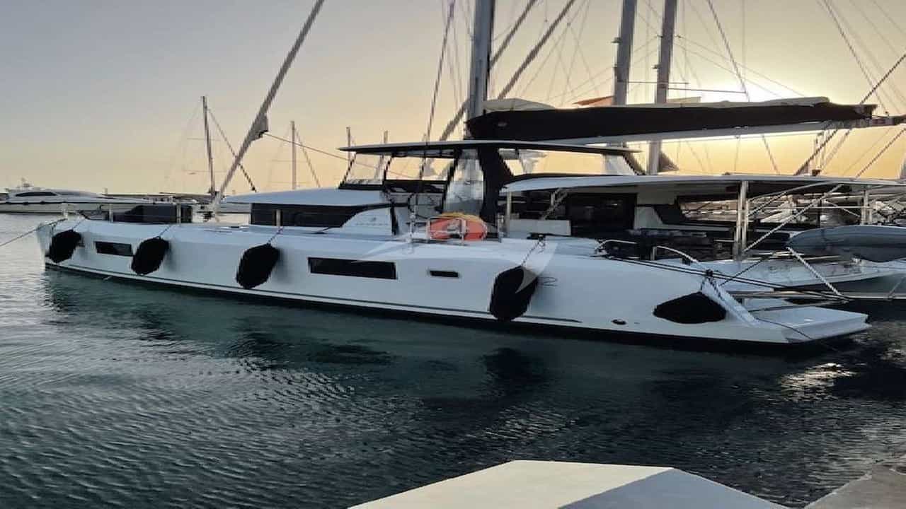 BOB yacht charter