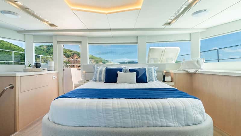 FOREVER YOUNG 17m motor yacht charter, photo 5