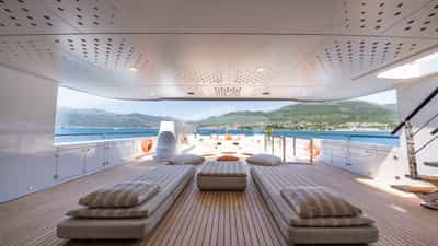 Upper deck aft loungers