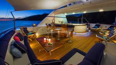 Deck Seating with Jacuzzi