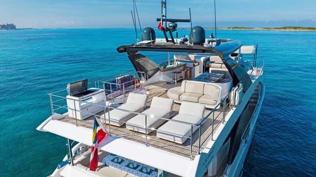 COMPASS yacht charter photo 4