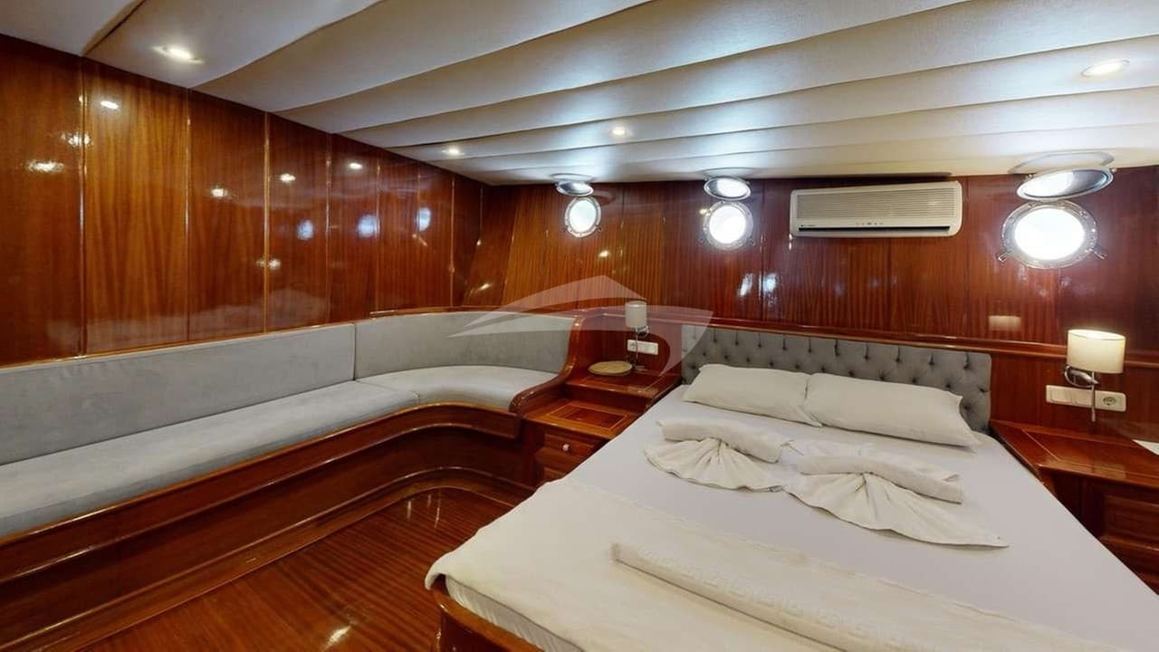 DIAMOND LILA, photo from the yacht portfolio 13