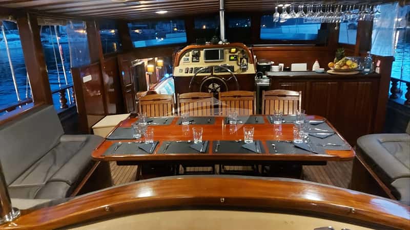 PHOENIX BRONZE 31m sailing yacht charter, photo 10