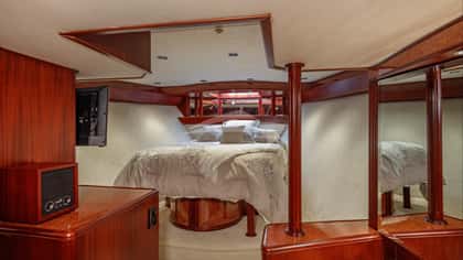 BLACKWOOD 31m motor yacht charter, photo 12