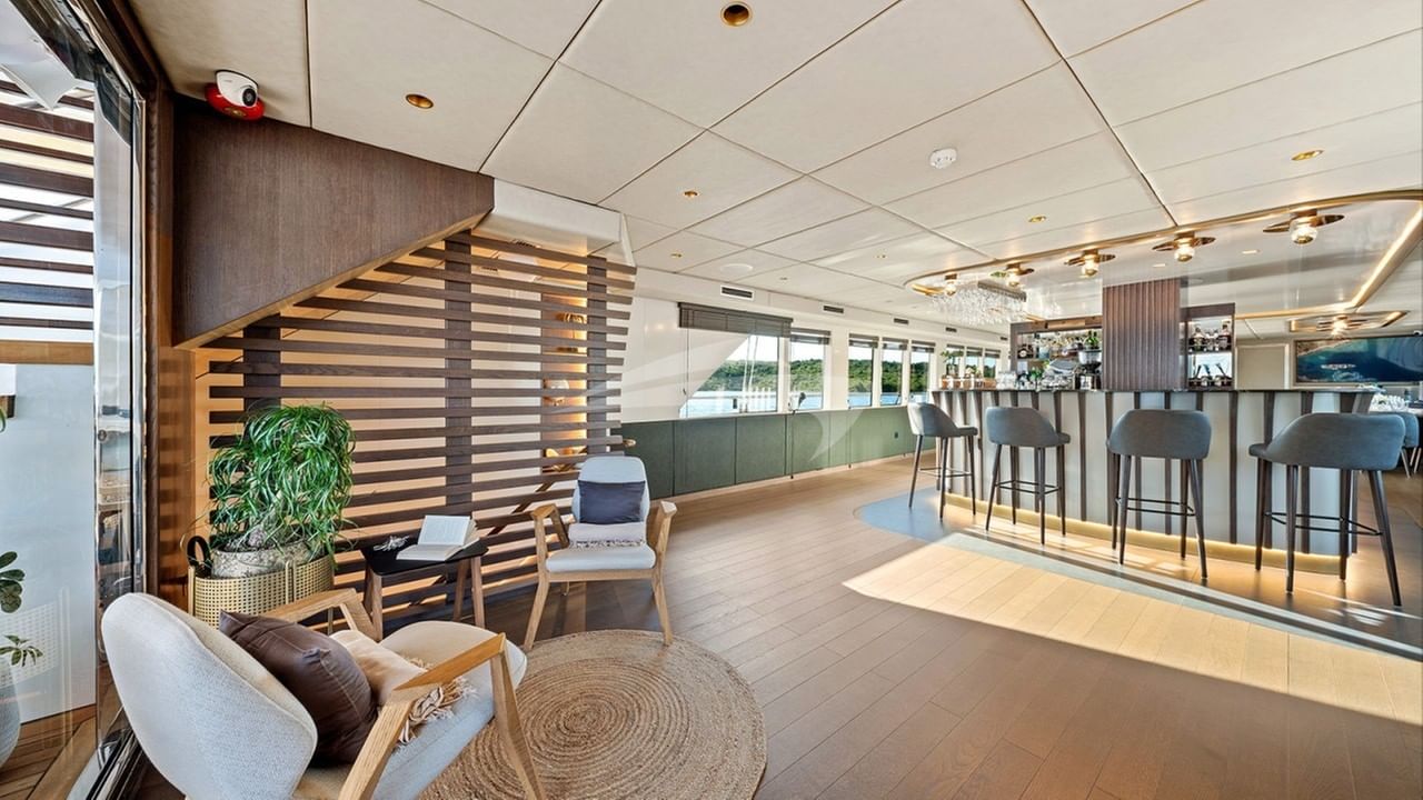 ANIMA MARIS Saloon (3)